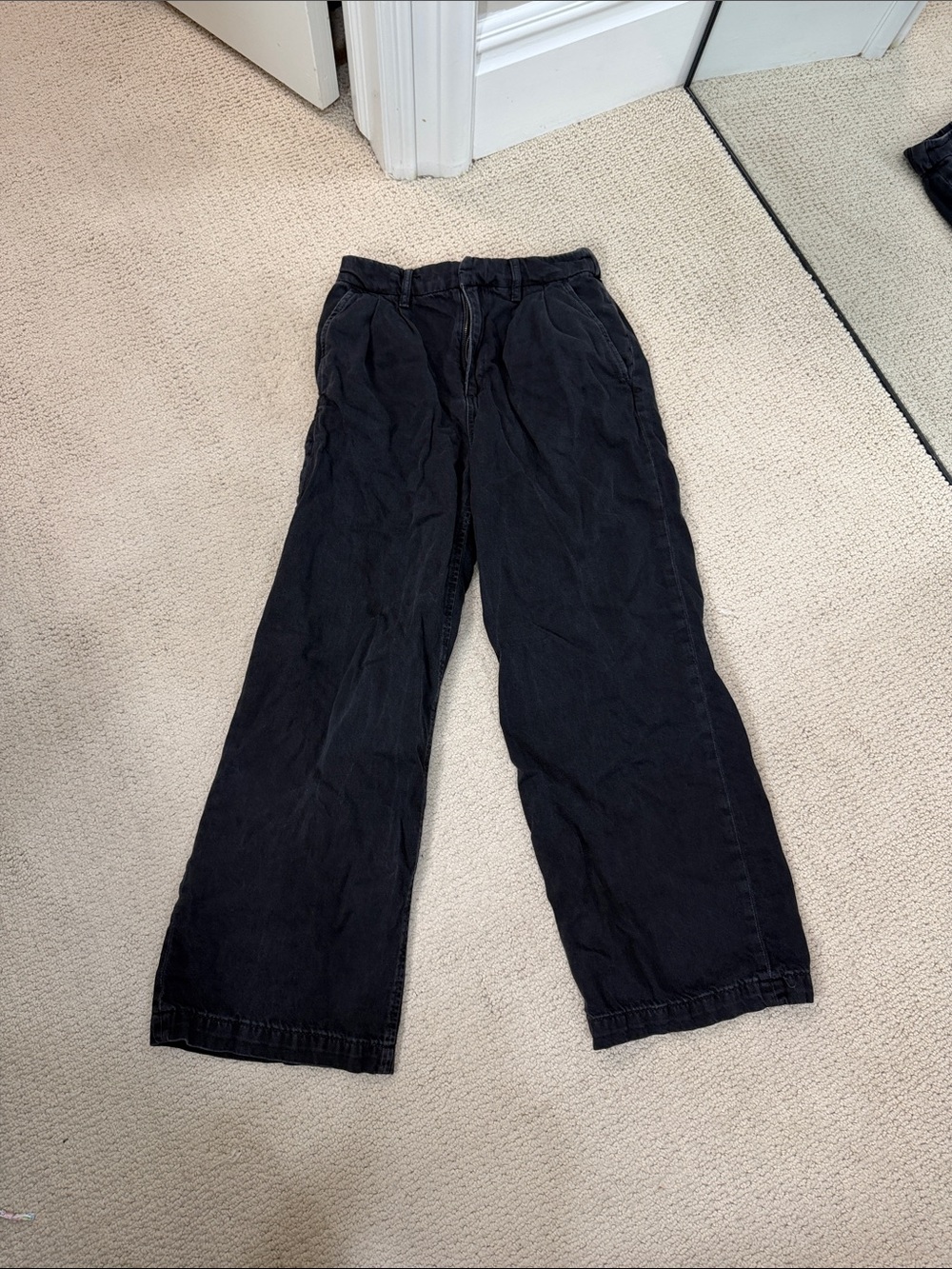 GAP Men's Black Relaxed Wide-Leg Chinos